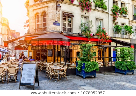 cozy-street-tables-cafe-paris-450w-1078952957.jpg